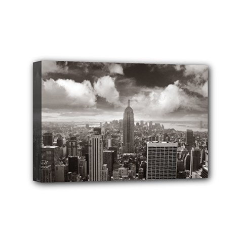 New York, Usa 4  X 6  Framed Canvas Print by artposters