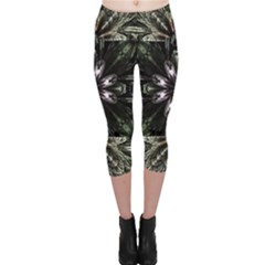 Fractal Design Pattern Texture Capri Leggings  by Pakrebo