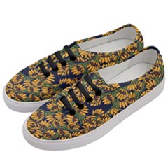 Daisy  Women s Classic Low Top Sneakers by BubbSnugg