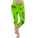 Floral pattern paisley style Paisley print  Doodle background Lightweight Velour Capri Yoga Leggings View1
