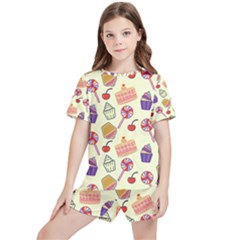 Food Illustration Cupcake Pattern Lollipop Kids  Tee And Sports Shorts Set by Amaryn4rt