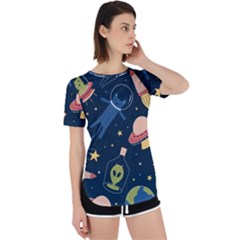 Seamless-pattern-with-funny-aliens-cat-galaxy Perpetual Short Sleeve T-shirt by Salman4z