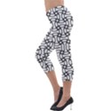 Ellipse Pattern Ellipse Dot Pattern Lightweight Velour Capri Leggings  View3