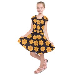Retro 40s 50s Flowers Pattern Halloween 4 Kids  Short Sleeve Dress by violetheavensky