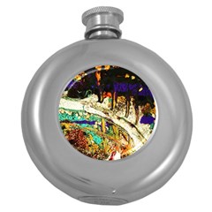 Skull 6 Round Hip Flask (5 Oz) by bestdesignintheworld