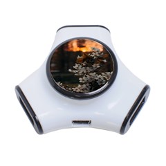 White Flower 3-port Usb Hub by Azkajaya